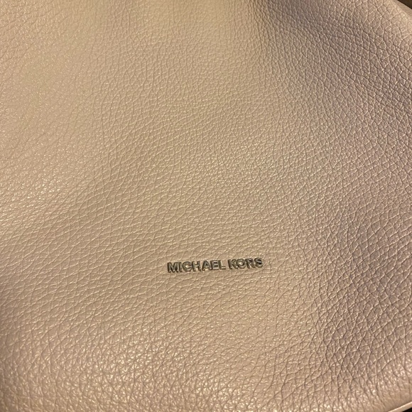 Michael Kors Dalia Large Shoulder Tote in Cement - Picture 8 of 15